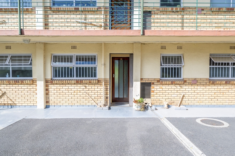 2 Bedroom Property for Sale in Bloemhof Western Cape